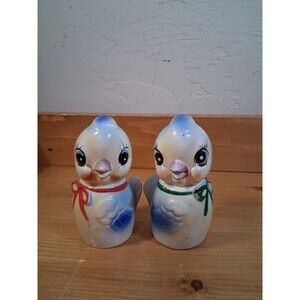 COMMODORE CHATTERING BLUE BIRDS SALT & PEPPER SET No Noise 4.25" Anthropomorphic